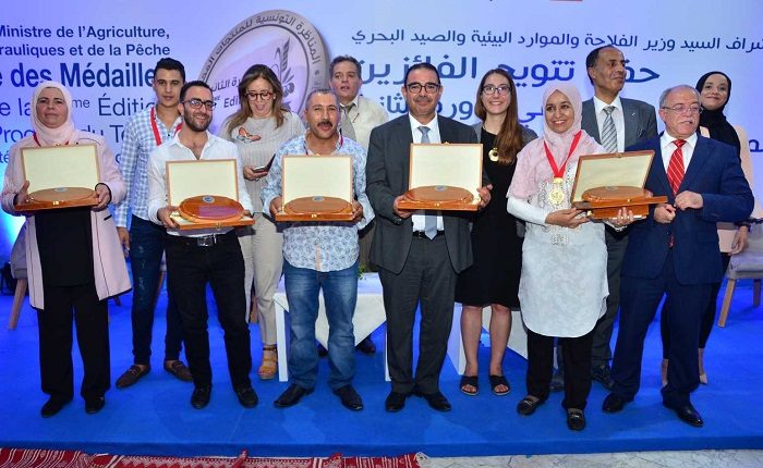 Le concours Tunisien des Produits du Terroir se tient du 28 au… Deuxième édition du concours tunisien des produits du terroir Ouverture des inscriptions au Concours Tunisien des Produits du… Tous ensemble pour la deuxième édition du Concours Tunisien des… Les 76 produits médaillés à la 1ère édition du Concours… 1er Concours Tunisien des Produits de Terroir Tunisien