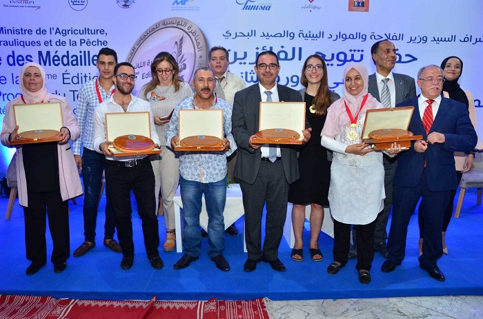 Le concours Tunisien des Produits du Terroir se tient du 28 au… Deuxième édition du concours tunisien des produits du terroir Ouverture des inscriptions au Concours Tunisien des Produits du… Tous ensemble pour la deuxième édition du Concours Tunisien des… Les 76 produits médaillés à la 1ère édition du Concours… 1er Concours Tunisien des Produits de Terroir Tunisien