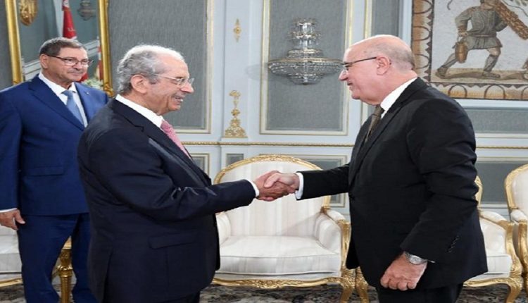 Le gouverneur de la BCT présente au président de la République l'état des finances publiques