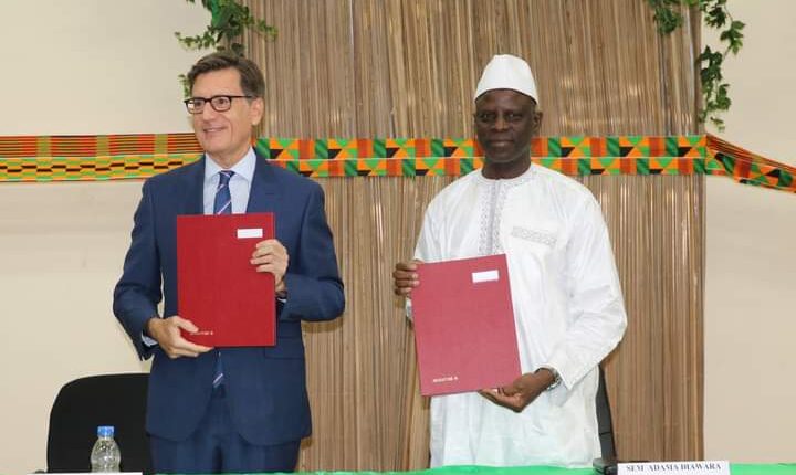 La Côte d’Ivoire signe un accord avec l’Espagne pour faciliter la mobilité des étudiants et enseignants