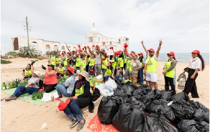 KFC et l’association Tounes Clean up lancent une action de sensibilisation environnementale et de nettoyage de la plage de la Marsa 