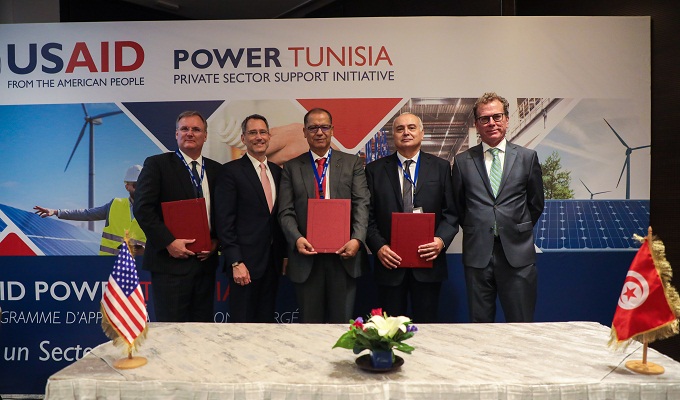 L'ambassadeur des États-Unis, Joey Hood, se joint à l'atelier Power Tunisia pour encourager l'adoption des énergies propres pour la croissance économique