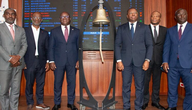 MARCHE OBLIGATAIRE : LA BRVM ADMET A SA COTE L’EMPRUNT FIDELIS FINANCE CAP25 7% 2023-2028