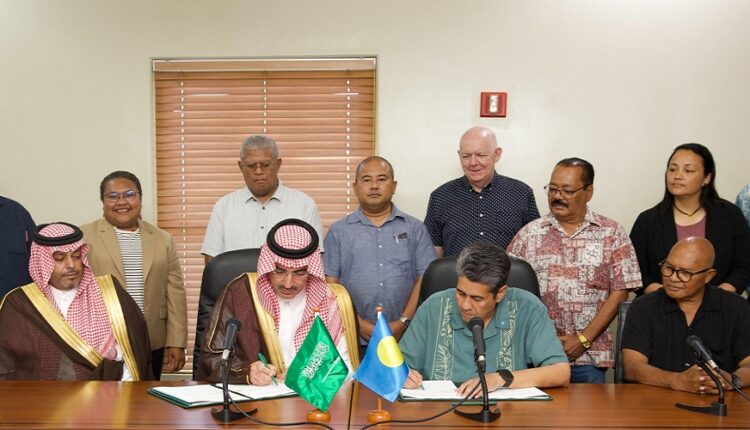le fonds saoudien pour le développement signe un accord avec la république des palaos 3